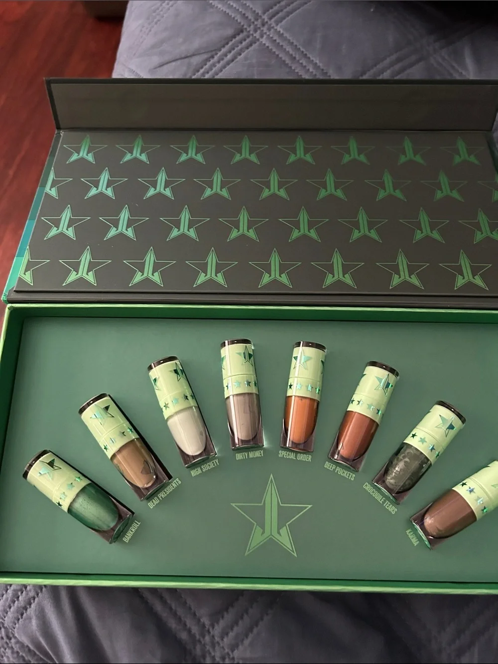 Jeffree Star money, honey velour lipsticks